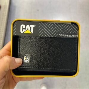 NWT CAT men’s genuine leather wallet
